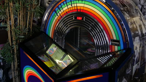 Los-Angeles-Regenbogen-Jutebox-Spielen