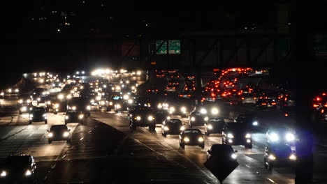 Tráfico-De-Los-Angeles-En-La-Hora-Pico-De-La-Noche