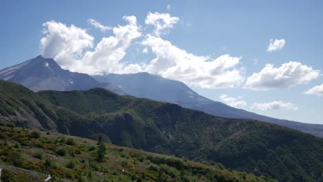 Washington-Mount-St-Helens-View-With-Clouds-Time-Lapse-Zoom