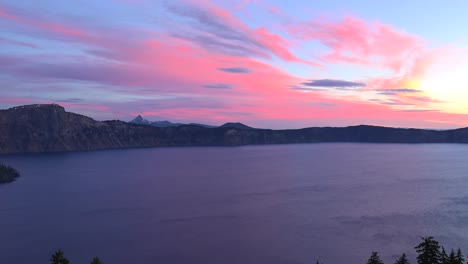 Oregon-Kratersee-Dämmerungsansicht-Zoom