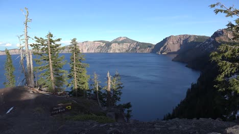 Oregon-Crater-Lake-With-Evening-Shadows