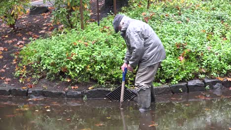 Oregon-Man-Working-In-The-Rain