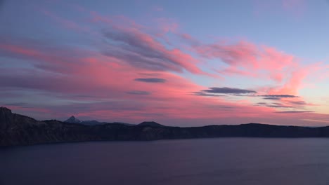 Oregon-Pink-Cloud-Over-Crater-Lake-At-Dawn
