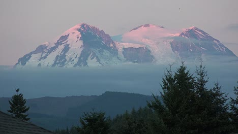 Washington-Mount-St-Helens-Evening-View