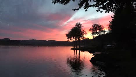 Washington-Silver-Lake-Sunset-Zoom-In