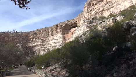 Castillo-De-Arizona-Montezuma-En-La-Distancia