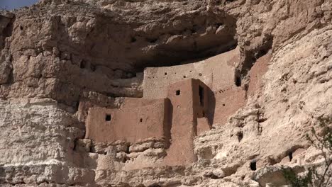 Arizona-Montezuma-Castle-On-Cliff-View