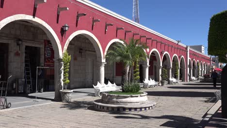 México-San-Julián-Arcos-Y-Hombre-Con-Cabello-Blanco