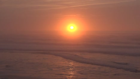 Oregon-Setting-Sun-With-Orange-Glow-Zoom