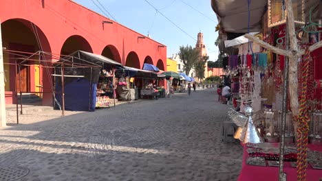 Mexiko-Atotonilco-Straße-Mit-Verkaufsständen