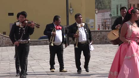 Mexico-Dolores-Hidalgo-Mariachis-Walking-Zoom-Out