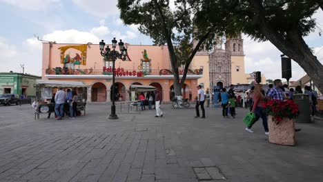 Mexiko-Dolores-Hidalgo-Plaza-Und-Leute