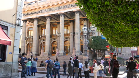 México-Guanajuato-Multitud-En-El-Teatro-Juárez