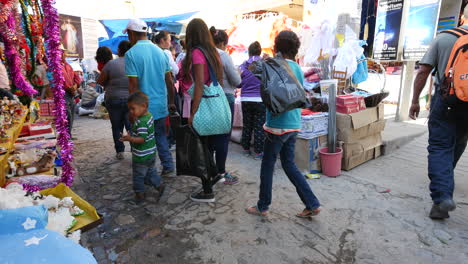 México-San-Miguel-Familias-En-El-Mercado