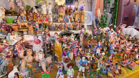 Mexiko-San-Miguel-Krippenfiguren-Auf-Dem-Markt