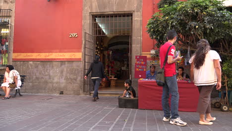 Mexico-Tlaquepaque-Craft-Stand-And-People