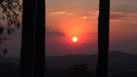 Mexiko-Zoom-Out-Von-Der-Untergehenden-Sonne