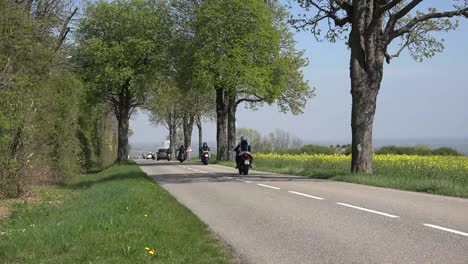 Francia-Alsacia-Motocicletas-En-Carretera-Con-Sonido