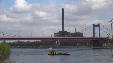 Deutschland-Brücke-Und-Fabrik-In-Duisburg