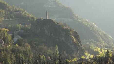 Frankreich-St-Julien-Kirchturm-Im-Späten-Abendlicht