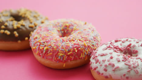 Row-of-glazed-sweet-doughnuts