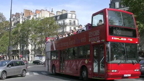 Frankreich-Paris-Roter-Bus