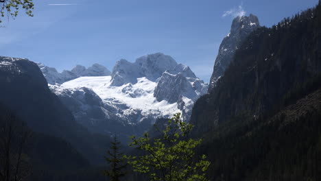 Austria-view-of-glacier-on-Dachstein