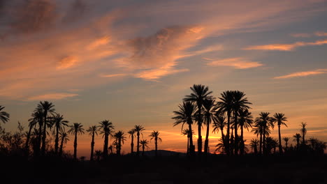 Amanecer-De-California-En-El-Lapso-De-Tiempo-De-Borrego-Springs