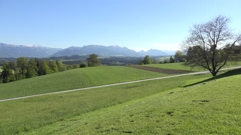 Alemania-Rimsting-Vista-De-Los-Alpes-Con-Carretera-Debajo