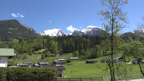 Deutschland-Berge-Erheben-Sich-über-Hügel-In-Berchtesgaden