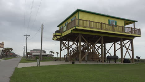 Louisiana-Holly-Beach-House-Auf-Stelzen