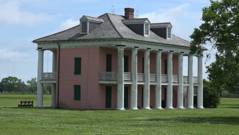 Louisiana-side-view-Chalmette-plantation-house