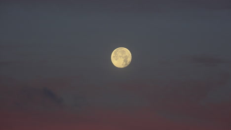 Luna-Con-Amanecer-Cielo-1