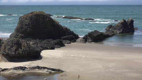 Oregon-Rock-Bei-Seal-Rocks-Bei-Mittlerer-Flut