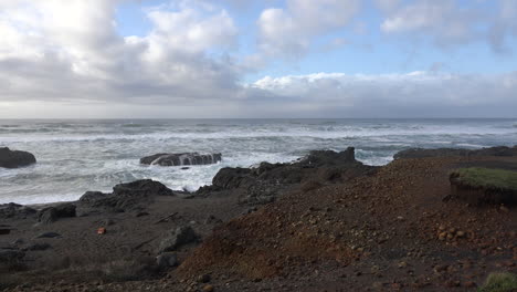 Oregon-waves-splash-in-sun