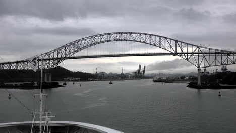 Panamá-Puente-De-Las-Américas-En-Tiempo-Gris