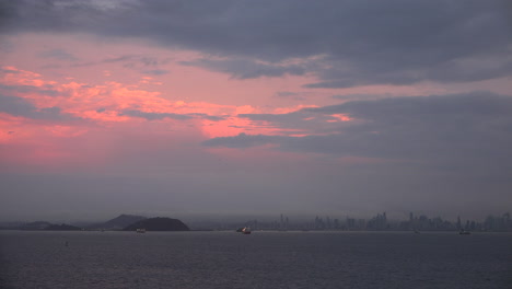 Ciudad-De-Panamá-Al-Amanecer