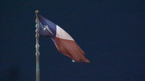 San-Antonio-Texas-Flagge-Bei-Nacht