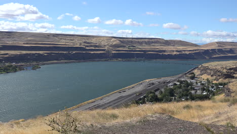 Washington-Columbia-River-town-of-Wyam