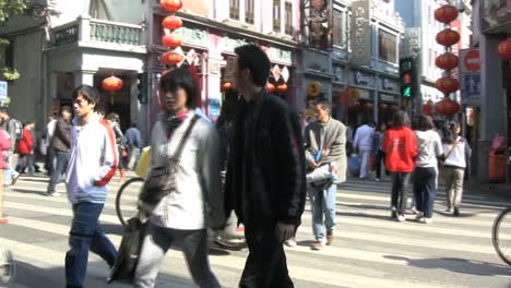 Gente-De-Guangzhou-En-La-Calle