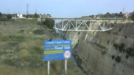 Canal-De-Corinto-Desde-Arriba