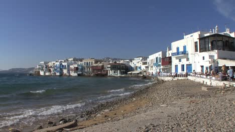 Mykonos-Strand-Und;-Häuser