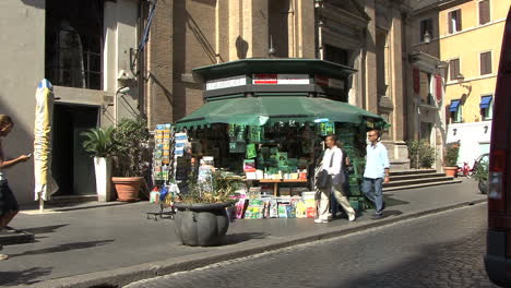 Rome-news-stand