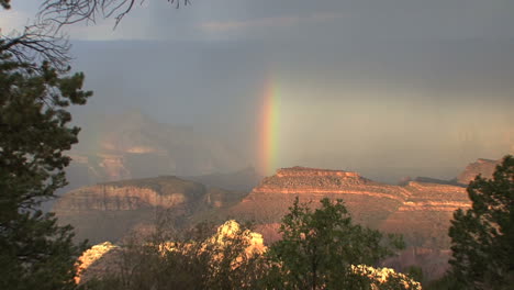 Arizona-Grand-Canyon-Regenbogen