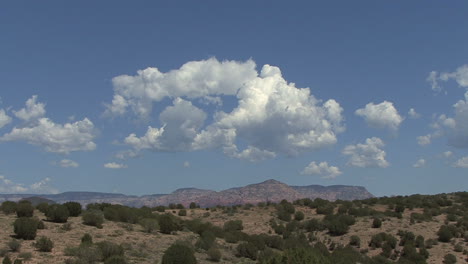 Arizona-Wolke,-Die-Sich-über-Der-Wüste-Bildet