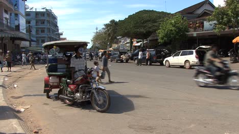 Kambodscha-Sihanoukville-Straße-Und-Verkehr