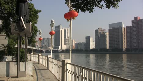 Guangzhou-park-by-Pearl-River