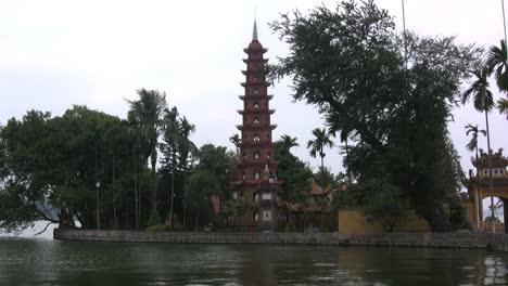 Hanoi-Pagode-Am-See