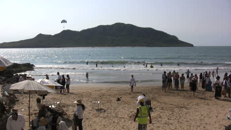 Escena-De-Playa-De-México-En-Mazatlán