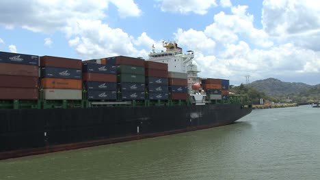 Panamakanal-Containerschiff